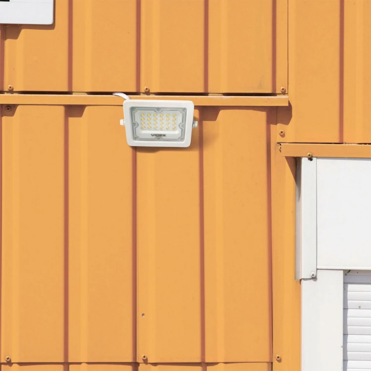 vle-f2e-205w-52.1800x1800w.jpg
